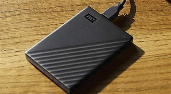Can You Play Games Off an External Hard Drive [SSD / HDD]