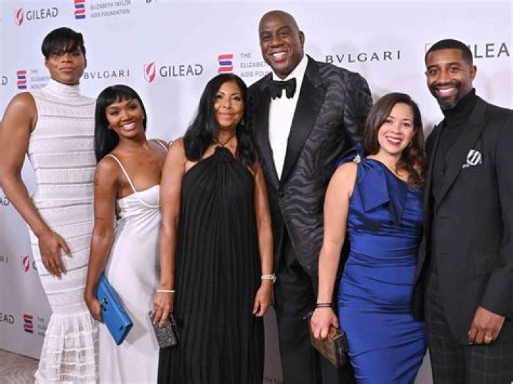 Magic Johnson On Sleeping With 6 Women At Once