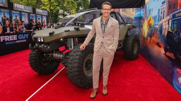 Xbox Reveals Life-Size Warthog From Halo Infinite At Free Guy Premiere
