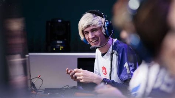xQc Denies Moving to Kick Despite Leaking ChatGPT History